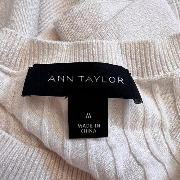 Ann Taylor Off White Ribbed Bell Sleeve Sweater Size M - Picture 6 of 7